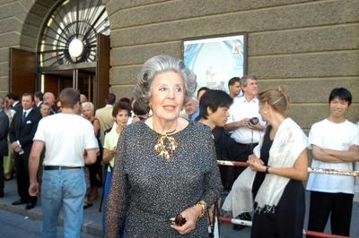 Fotografin F?rstin Marianne zu Sayn-Wittgenstein anl?sslich einer Vernissage zur Cartier-Ausstellung von Artmosphere in-stock-foto