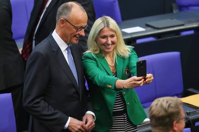 Berlin, Deutschland, 06.05.2025: Deutscher Bundestag: 2. Bundestagssitzung: CDU-Chef Friedrich Merz und die CSU-Bundesta-stock-foto