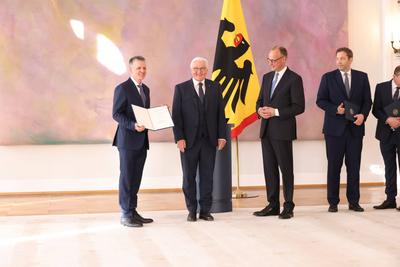 Bundespr?sident und neues Kabinett Merz 1-stock-photo