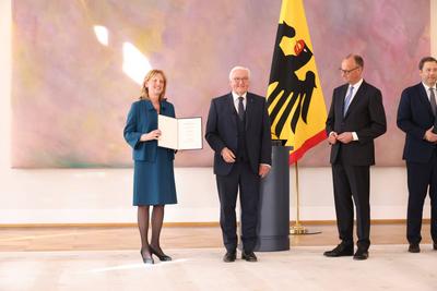 Bundespr?sident und neues Kabinett Merz 1-stock-photo