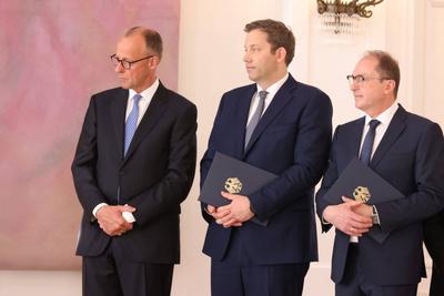 Bundespr?sident und neues Kabinett Merz 1-stock-photo