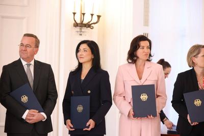 Bundespr?sident und neues Kabinett Merz 1-stock-photo
