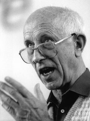 Bildnummer: 60098707  Datum: 10.06.1989  Copyright: imago/epdAmery, Carl Schriftsteller aus M?nchen W?hrend des 23. Deutschen Evangelischen Kirchentages in Berlin bei einer Diskussion zum Thema Konsum und Zeit und die Freiheit des Menschen . DER ABDRUCK DES EPD-FOTOS IST HONORARPFLICHTIG! Amery, Carl Schriftsteller aus M?nchen 06 xcb x0x 1989 hoch Kirchentag DEKT Kopf h Europa Deutschland Bayern M?nchen Personen Portr?t Religionen Christentum Evangelische Kirche Kirchentage  60098707 Date 10 06 1989 Copyright Imago epd  Carl Writer out Munich during the 23 German Protestant Church day in Berlin at a Discussion to Theme Consumption and Time and the Freedom the People the Imprint the epd Photos is   Carl Writer out Munich 06  x0x 1989 vertical Kirchentag DEKT Head H Europe Germany Bavaria Munich People Portrait Religions Christianity Protestant Church Church days-stock-foto