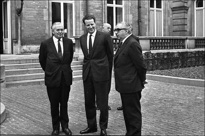 Ancestor : LE ROI BAUDOUIN ET LES MINSTRES ANGLAIS HAROLD WILSON ET BROWN-stock-foto