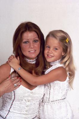 **FILE PHOTO** Lisa Marie Presley Reportedly In Critical Condition and In Coma. USA. Priscilla and Lisa Marie Presley. C-stock-foto