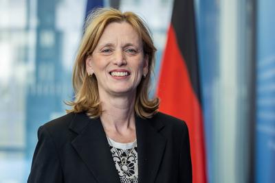 Pressestatement Bundesministerin f?r Bildung, Familie, Senioren, Frauen und Jugend-stock-photo