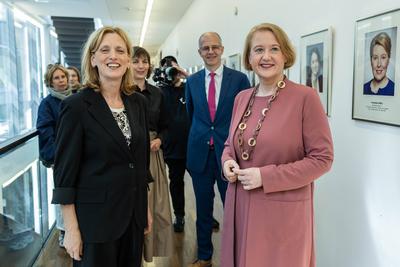 Pressestatement Bundesministerin f?r Bildung, Familie, Senioren, Frauen und Jugend-stock-photo