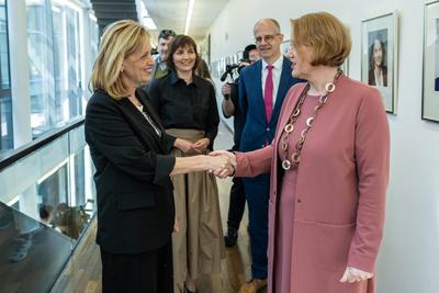 Pressestatement Bundesministerin f?r Bildung, Familie, Senioren, Frauen und Jugend-stock-photo