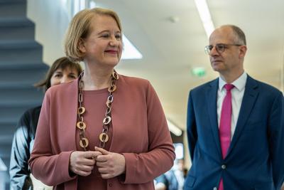 Pressestatement Bundesministerin f?r Bildung, Familie, Senioren, Frauen und Jugend-stock-photo