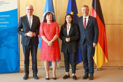 Amts?bergabe des Bundesministeriums f?r wirtschaftliche Zusammenarbeit und Entwicklung-stock-foto
