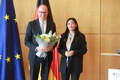 Amts?bergabe des Bundesministeriums f?r wirtschaftliche Zusammenarbeit und Entwicklung-stock-foto