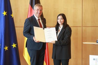 Amts?bergabe des Bundesministeriums f?r wirtschaftliche Zusammenarbeit und Entwicklung-stock-foto