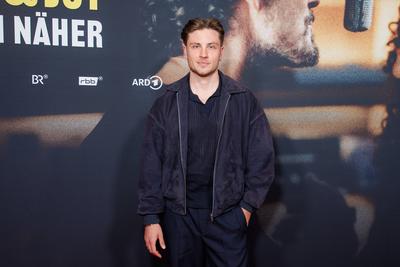 Premiere - Doku Serie Max & Joy ? Komm n?her-stock-foto