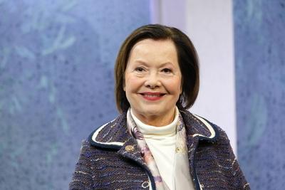 Herma Koehn als chaotische Oma in der Kom?die Kr?ten in Not, Fotoprobe in der Kom?die Winterhuder F?hrhaus, Hamburg 7.5.-stock-foto