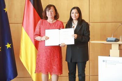Amts?bergabe des Bundesministeriums f?r wirtschaftliche Zusammenarbeit und Entwicklung-stock-foto