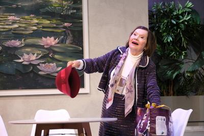 Herma Koehn spielt die chaotische Oma in der Kom?die Kr?ten in Not, Fotoprobe in der Kom?die Winterhuder F?hrhaus, Hambu-stock-foto