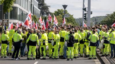 ver.di Demonstration vor der Bundesnetzagentur in Bonn - 08.05.2025-stock-foto