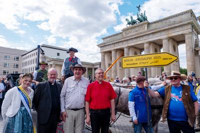 Pferde-Friedenstreck startet in Berlin-stock-foto