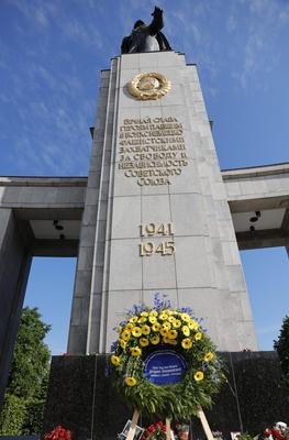 Deutschland, Berlin, Stra?e des 17. Juni , 80. Jahrestag der Befreiung vom Faschismus.Erinnerung an das Kriegsende 1945-stock-photo