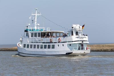 Deutschland 24. April 2019: Impressionen - Nordsee - April 2019 Die Jens Albrecht III bei der Ausfahrt des Hafens von Ha-stock-foto