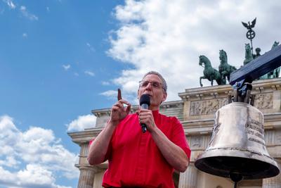 Pferde-Friedenstreck startet in Berlin-stock-foto