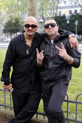 Rapper und Produzent Xatar - Giwar Hajabi - und sein Freund Rapper Samy kommen zur Premiere des 5-teiligen K?lner Rap Mu-stock-foto