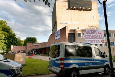 Besetzung Schauspielhaus-stock-photo