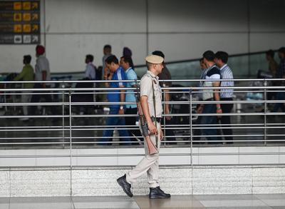 Delhi Airport Impacted Amid Tensions With Pakistan-stock-foto