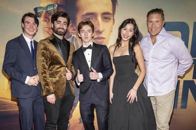 bei der Premiere des Kinofilms Off the Line im Regal LA Live. Los Angeles, 08.05.2025 *** at the premiere of the movie O-stock-foto