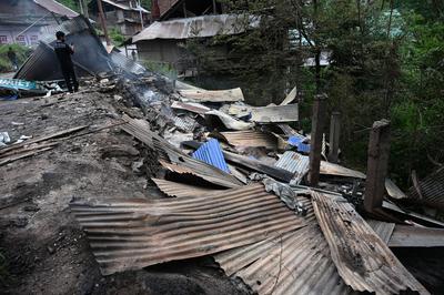 Civilians Evacuated As Uri Sector Faces Crossborder Artillery Attack From Pakistan-stock-foto