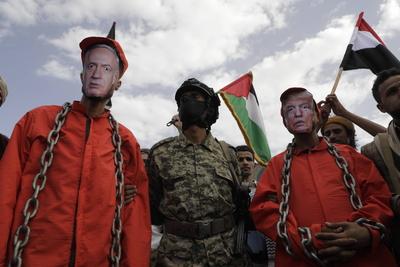 Houthi supporters protest against the US and Israel in Sana'a-stock-photo