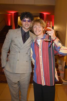 Filip Schnack mit Gast-stock-foto