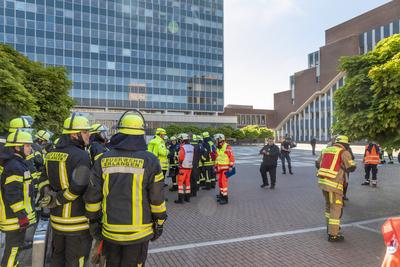 Reportage 10.05.2025 Mit der gro?angelegten Katastrophenschutz-?bung ?L?wenzahn? probt die Stadt Erlangen mit 800 Haupt- und Ehrenamtlichen und dutzenden von Fahrzeugen den Extremfall-stock-foto