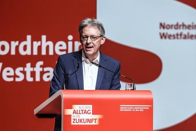 Politik - Landespolitik - NRW - ordentlicher Landesparteitag der NRWSPD in Duisburg 10.05.2025-stock-foto