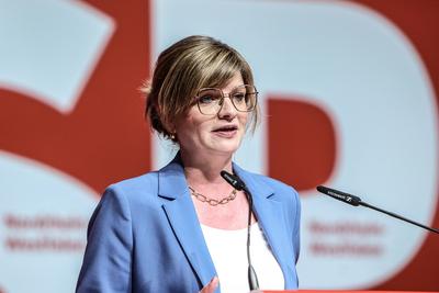 Politik - Landespolitik - NRW - ordentlicher Landesparteitag der NRWSPD in Duisburg 10.05.2025-stock-foto