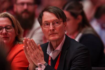 Politik - Landespolitik - NRW - ordentlicher Landesparteitag der NRWSPD in Duisburg 10.05.2025-stock-foto