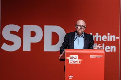 Politik - Landespolitik - NRW - ordentlicher Landesparteitag der NRWSPD in Duisburg 10.05.2025-stock-foto