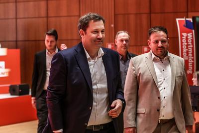 Politik - Landespolitik - NRW - ordentlicher Landesparteitag der NRWSPD in Duisburg 10.05.2025-stock-foto