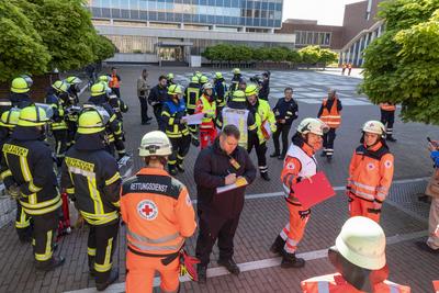 Reportage 10.05.2025 Mit der gro?angelegten Katastrophenschutz-?bung ?L?wenzahn? probt die Stadt Erlangen mit 800 Haupt- und Ehrenamtlichen und dutzenden von Fahrzeugen den Extremfall-stock-foto