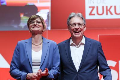 Politik - Landespolitik - NRW - ordentlicher Landesparteitag der NRWSPD in Duisburg 10.05.2025-stock-foto