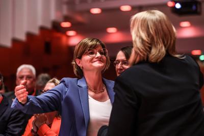 Politik - Landespolitik - NRW - ordentlicher Landesparteitag der NRWSPD in Duisburg 10.05.2025-stock-foto