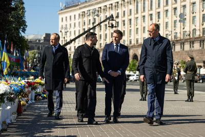 Ukrainian President Volodymyr Zelenskyy participates in events alongside European leaders within the Coalition of the Willing-stock-foto