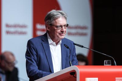 Politik - Landespolitik - NRW - ordentlicher Landesparteitag der NRWSPD in Duisburg 10.05.2025-stock-foto