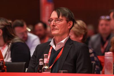 Politik - Landespolitik - NRW - ordentlicher Landesparteitag der NRWSPD in Duisburg 10.05.2025-stock-foto
