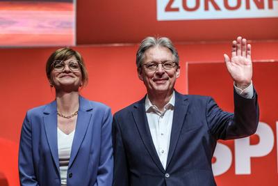 Politik - Landespolitik - NRW - ordentlicher Landesparteitag der NRWSPD in Duisburg 10.05.2025-stock-foto