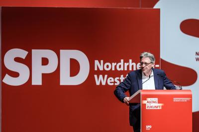 Politik - Landespolitik - NRW - ordentlicher Landesparteitag der NRWSPD in Duisburg 10.05.2025-stock-foto