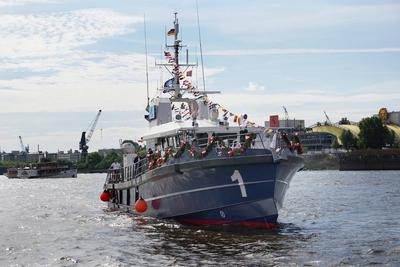 Hamburg - HafengeburtstagTaufe der neuen Hybrid Polizeiboote im Rahmenn des Hafengeburtstag in Hamburg-stock-foto