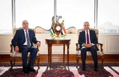Egyptian Minister of Foreign Affairs and Immigration Badr Abdel Ati receives Hussein al-Sheikh, Vice President of the Palestine Liberation Organization (PLO) Executive Committee and Vice President of the State of Palestine-stock-photo