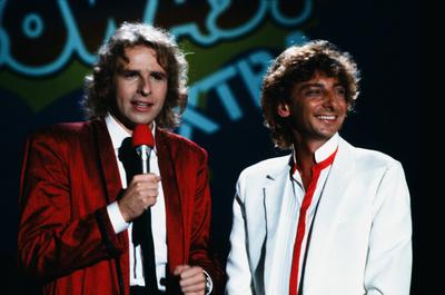 Fernsehsendung - Na sowas! - Der US-amerikanischer S?nger Barry Manilow mit Moderator Thomas Gottschalk in der deutschen-stock-foto