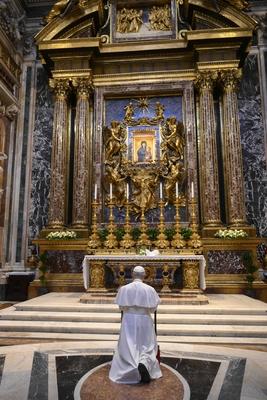 ITALY - POPE  LEO XIV  PRAYS IN FRONT OF POPE FRANCIS' TOMB AT SANTA MARI AMAGGIORE IN ROME , ITALY  - 2025/5/10-stock-photo